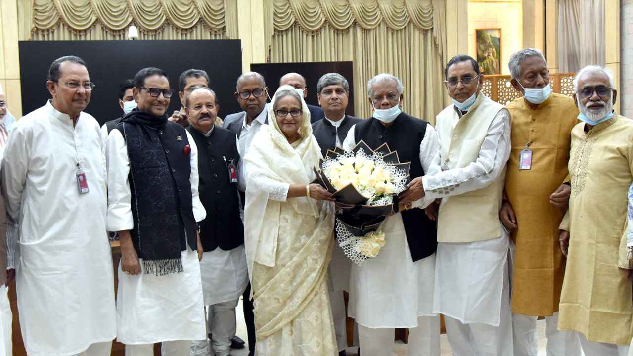 আসন ভাগাভাগি নিয়ে শরিকদের চাপে সিদ্ধান্তহীনতায় আওয়ামী লীগ